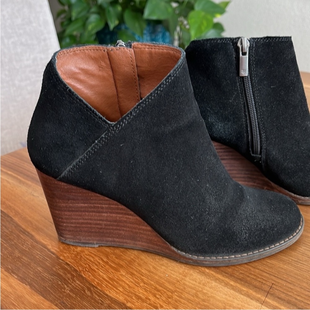 Lucky Brand Yakeena Women’s Black Suede Wedge Ankle Boots